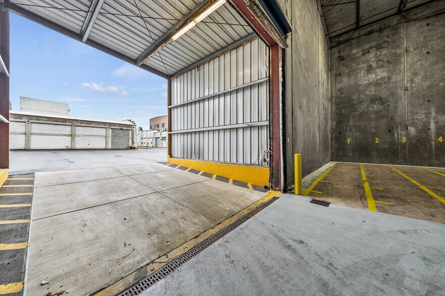 More Photos Of 661 S Fir St, Medford Refrigeration Cold Storage For Lease