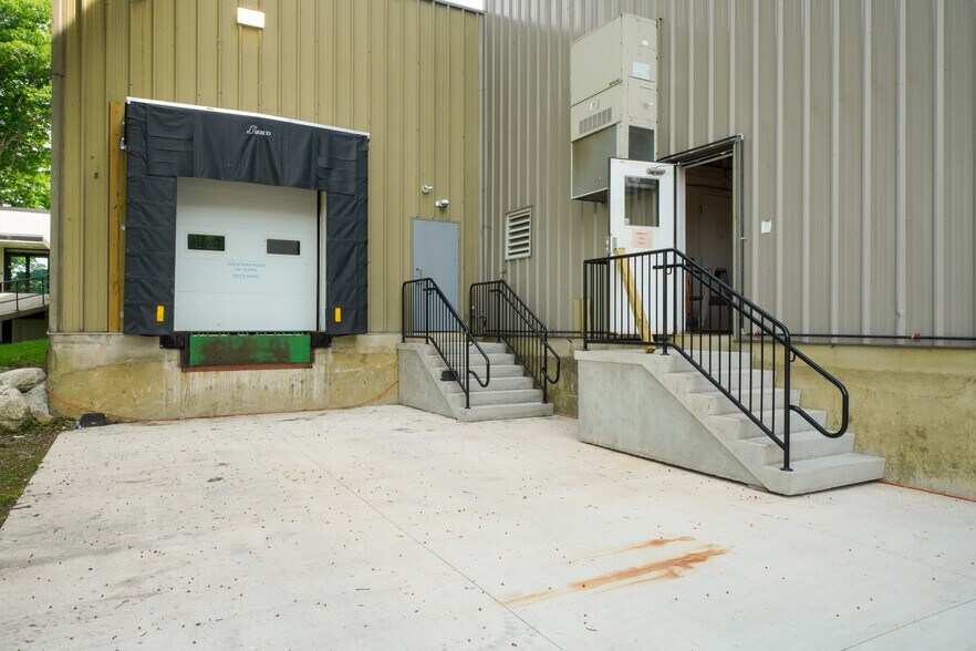 More Photos Of 248 Northport Ave, Belfast Manufacturing For Sale