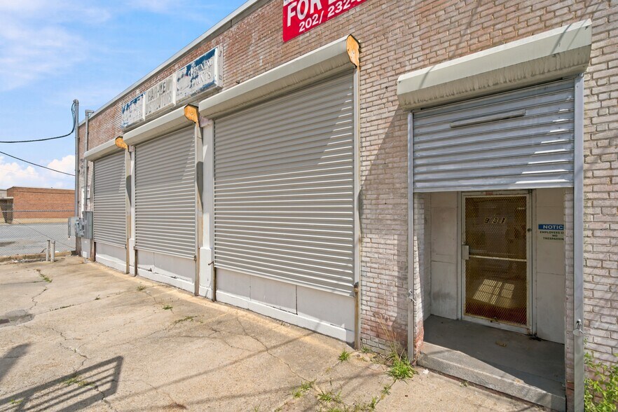 More Photos Of 931 Brentwood Rd NE, Washington Warehouse For Lease