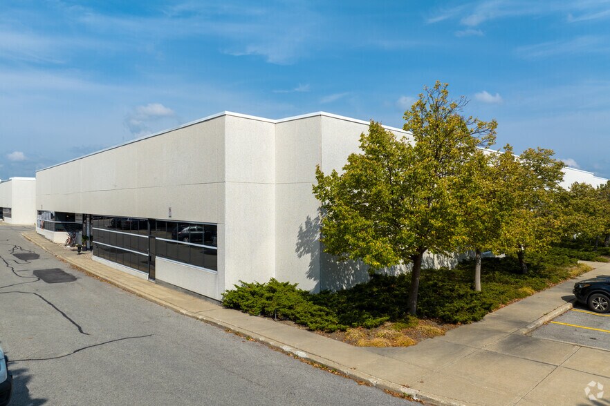 More Photos Of 121 Granton Dr, Richmond Hill Showroom For Lease