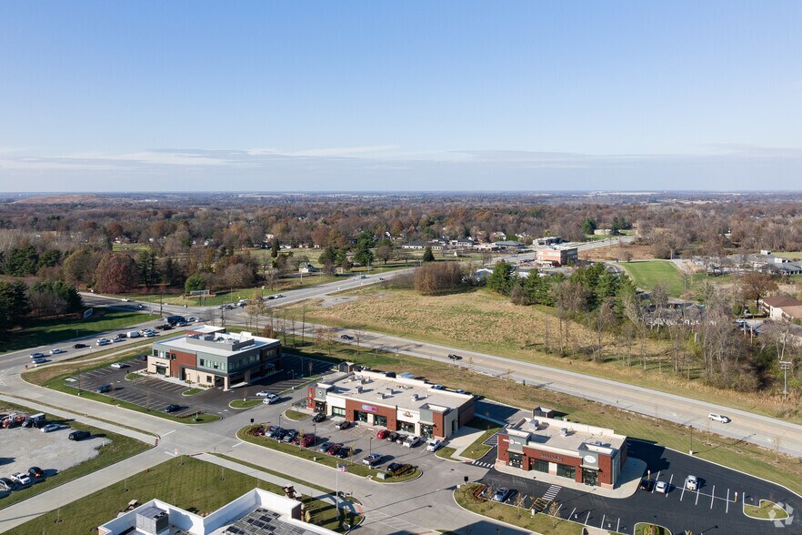 More Photos Of 6185 Bennett Dr, Edwardsville Restaurant For Lease