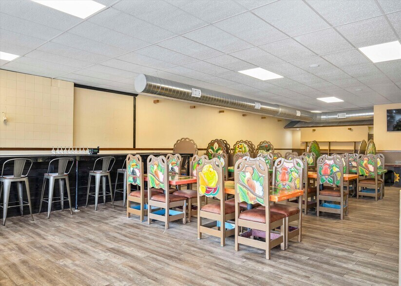 More Photos Of 205 Maple St, Overbrook Mixed Retail For Sale