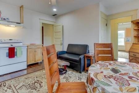 More Photos Of 707 NE 5th St, McMinnville Office For Sale