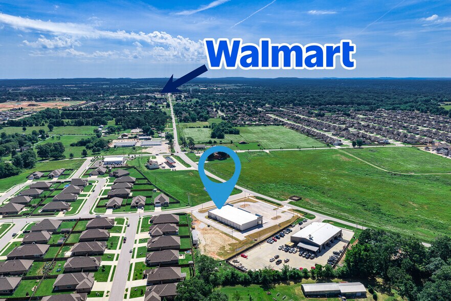 More Photos Of 10514-10524 E AR 72 Hwy, Pea Ridge Showroom For Lease