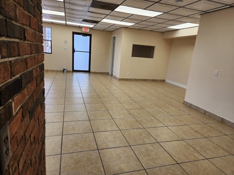 More Photos Of 890 SW 69th Ave, Miami Warehouse For Lease