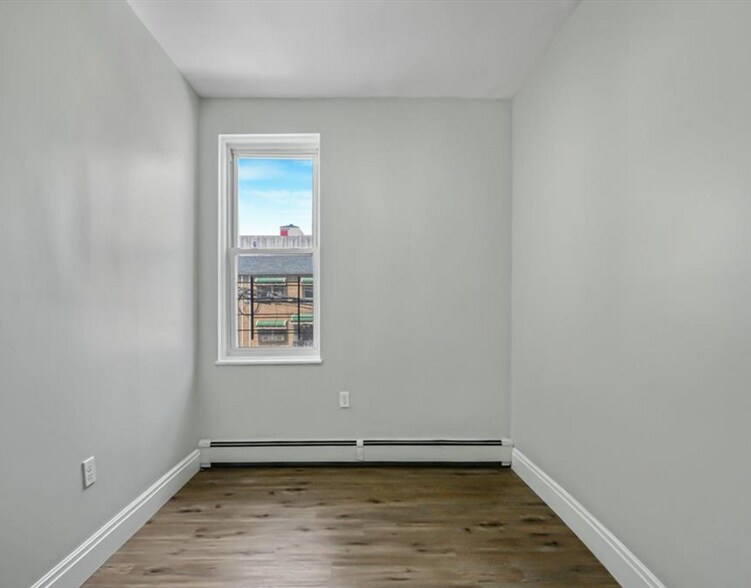 More Photos Of 704-706 E 183rd St, Bronx Office Residential For Sale