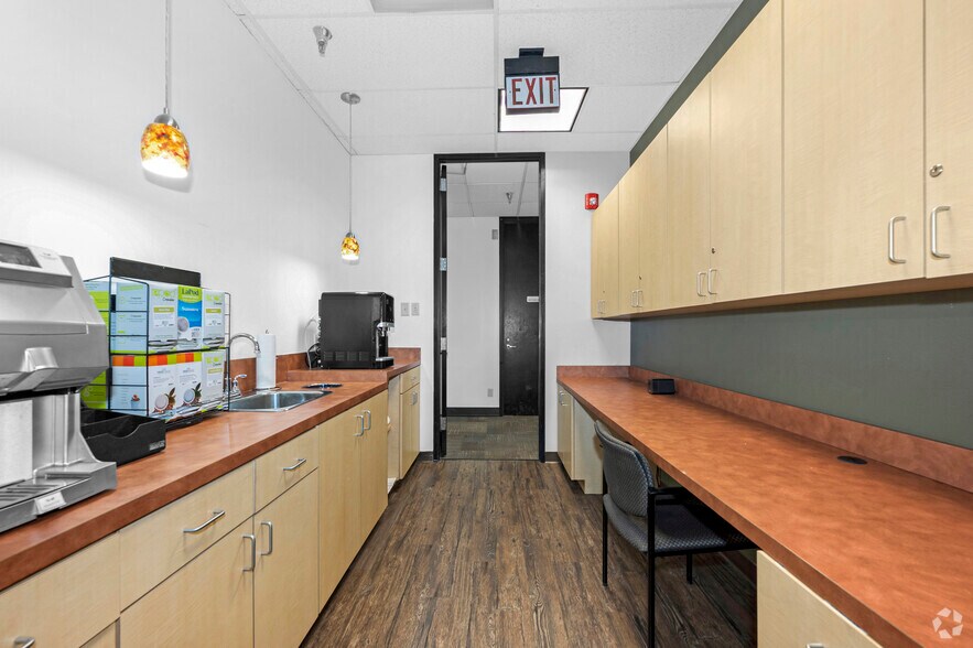 More Photos Of 15150 Preston Rd, Dallas Coworking Space