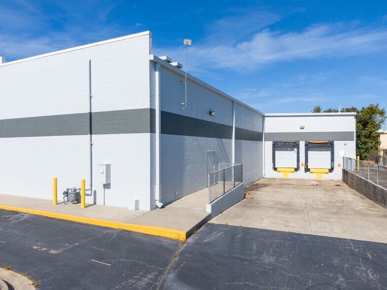 More Photos Of 2525 Pio Nono Ave, Macon-Bibb Warehouse For Lease