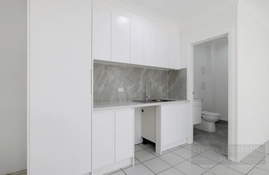 More Photos Of 57 Cowper Wharf Rdwy, Woolloomooloo Apartments For Lease