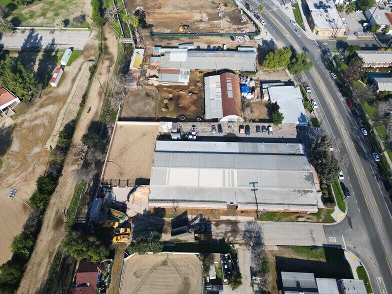 More Photos Of 1830 Riverside Dr, Glendale Horse Stables For Sale