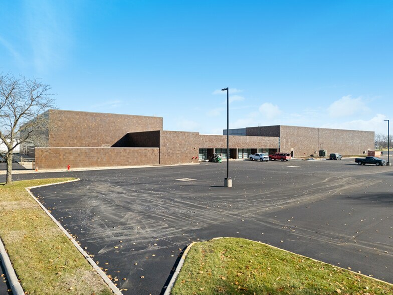 More Photos Of 3701 S Main St, Elkhart Warehouse For Lease