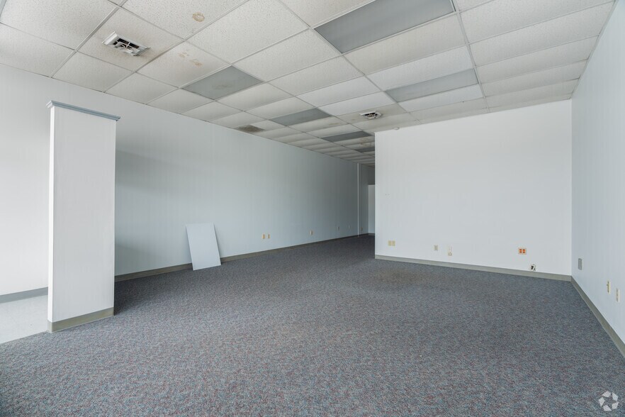 More Photos Of 12243-12305 Natural Bridge Rd, Bridgeton Unknown For Lease