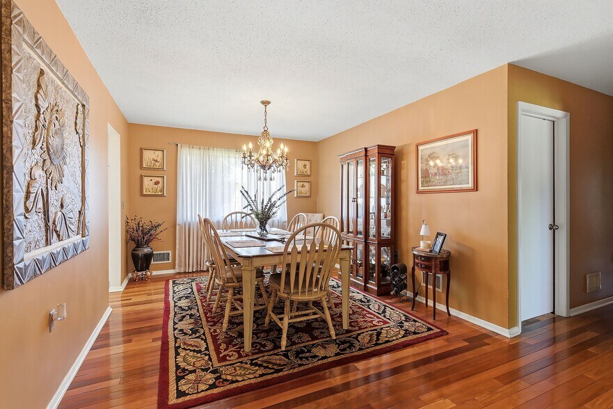 More Photos Of 801 Hughes Dr, Hamilton Office Residential For Sale