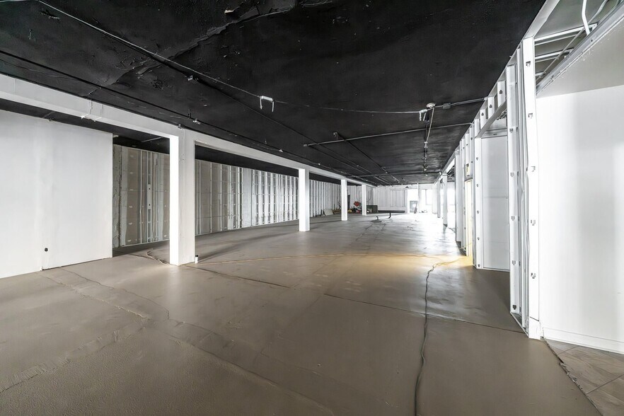 More Photos Of 846 Main St, Lake Geneva Storefront For Sale