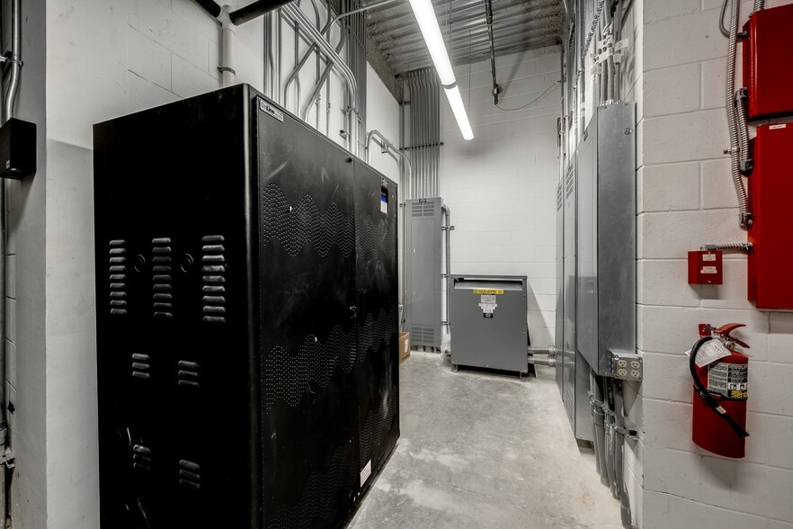 More Photos Of 1050 Satcom Ln, Melbourne Office For Sale