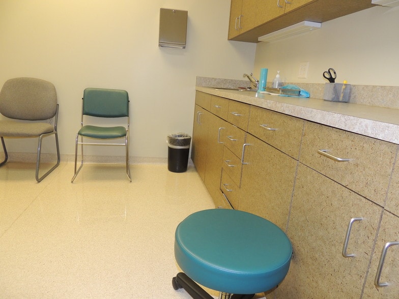 More Photos Of 19465 Deerfield Ave, Lansdowne Medical For Sale