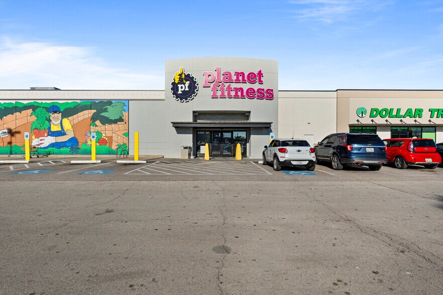 More Photos Of 6120 Scott St, Houston Unknown For Lease