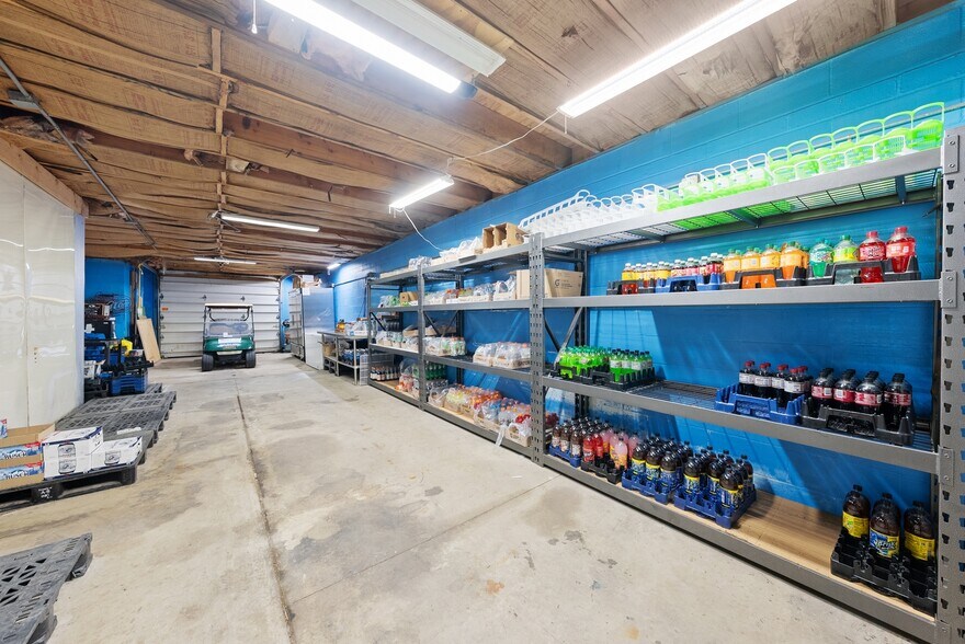 More Photos Of 7697 E Harbor Rd, Lakeside Marblehead Convenience Store For Sale
