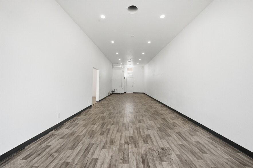 More Photos Of 340-344 E Foothill Blvd, Arcadia Freestanding For Sale