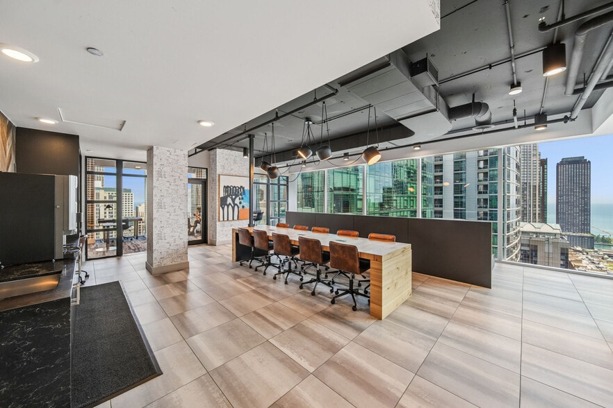 More Photos Of 200 E Illinois St, Chicago Apartments For Sale