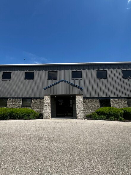 More Photos Of 7858 Industrial Pky, Plain City Warehouse For Lease