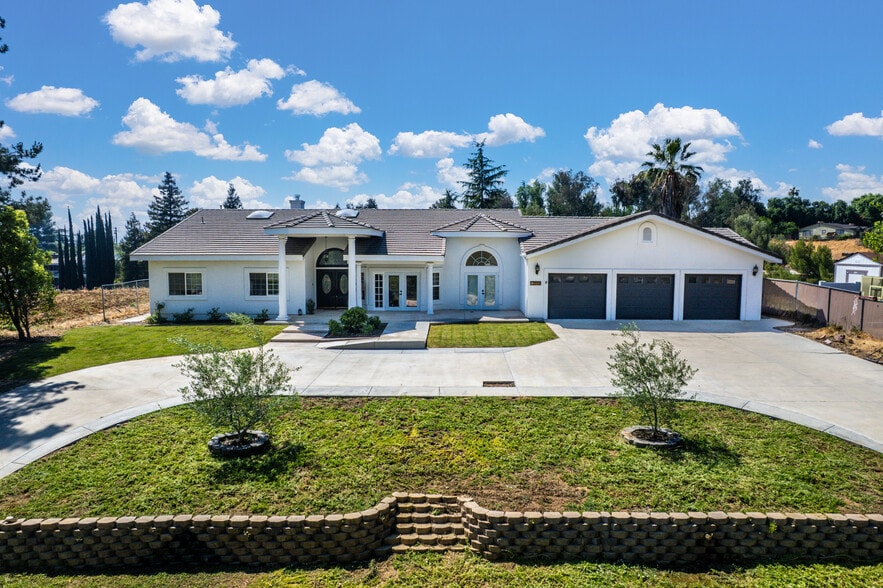 Primary Photo Of 12908 South Ln, Redlands Healthcare For Sale