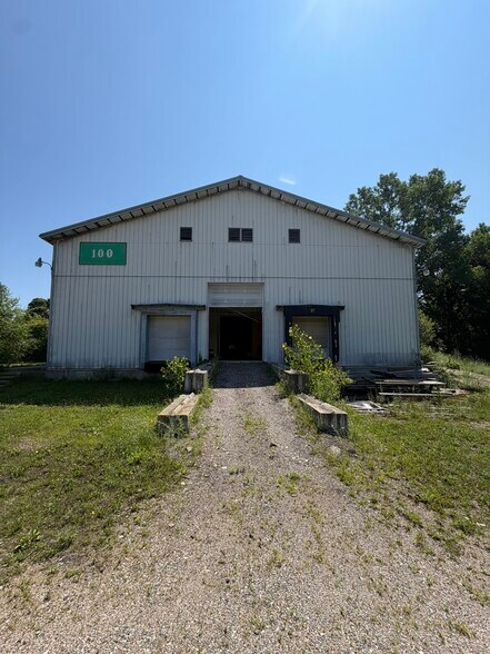 More Photos Of 92 E Michigan Ave, Galesburg Freestanding For Sale