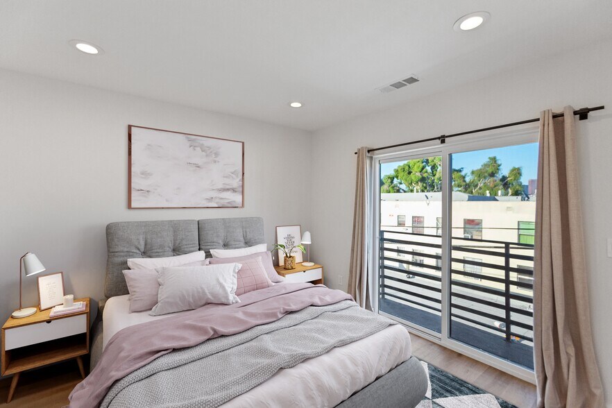 More Photos Of 1726 Menlo Ave, Los Angeles Apartments For Sale