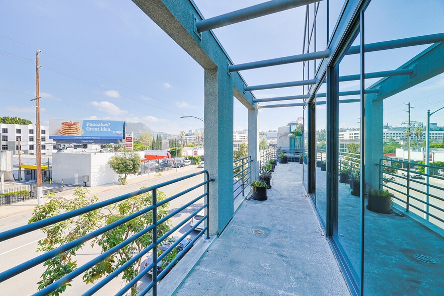 More Photos Of 4123 Lankershim Blvd, North Hollywood Office For Sale
