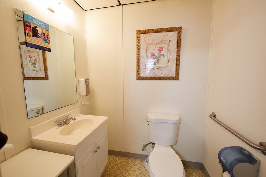 More Photos Of 2792 Egypt Rd, Audubon Medical For Lease