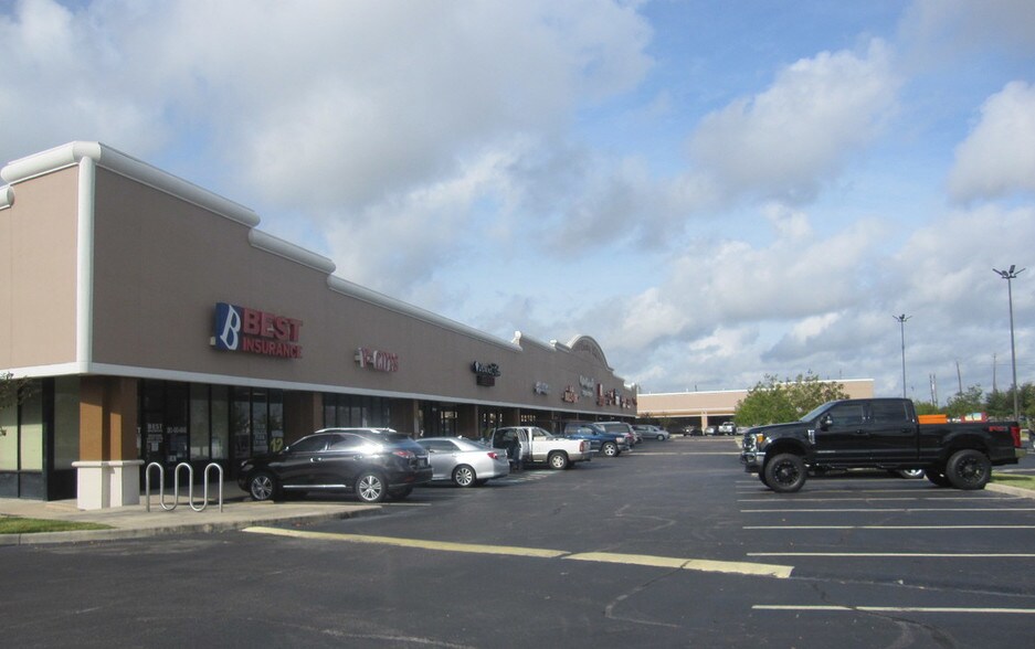More Photos Of 2514-2550 E Broadway St, Pearland Unknown For Lease