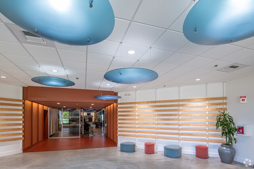 More Photos Of 1400 Valley House Dr, Rohnert Park Office For Lease