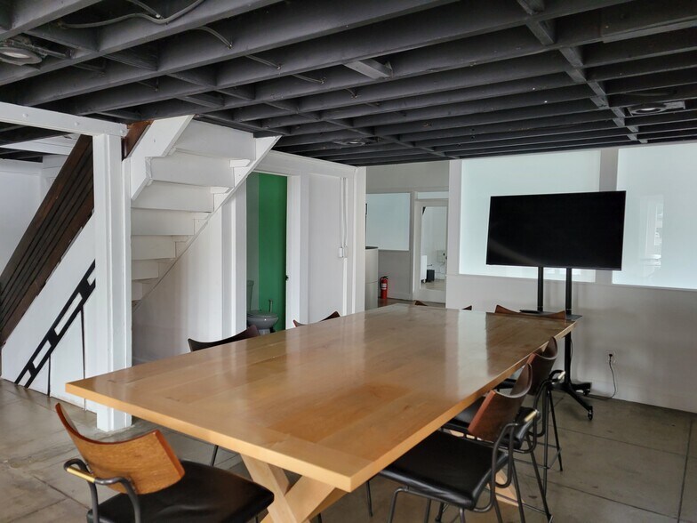 More Photos Of 12503 Venice Blvd, Los Angeles Freestanding For Lease