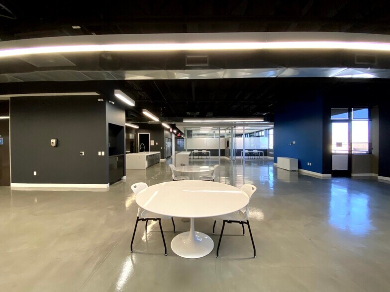 More Photos Of 6010 S Durango Dr, Las Vegas Loft Creative Space For Sale