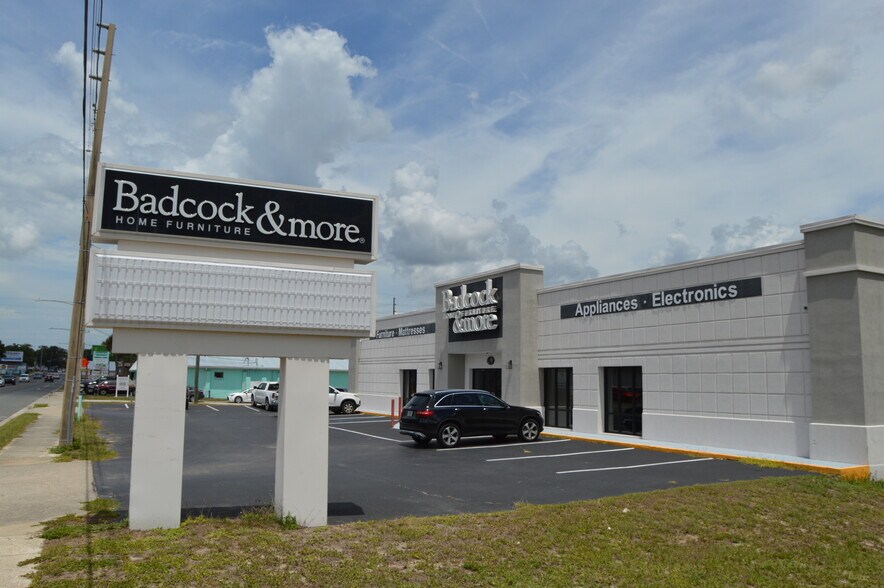 Primary Photo Of 20319 E Pennsylvania Ave, Dunnellon General Retail For Sale