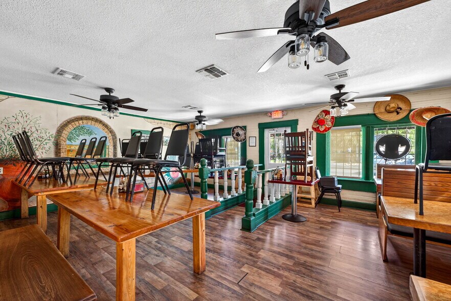 More Photos Of 32750 Pennsylvania Ave, San Antonio General Retail For Sale