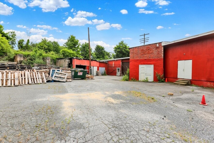 More Photos Of 701 Bingaman St, Reading Industrial For Sale