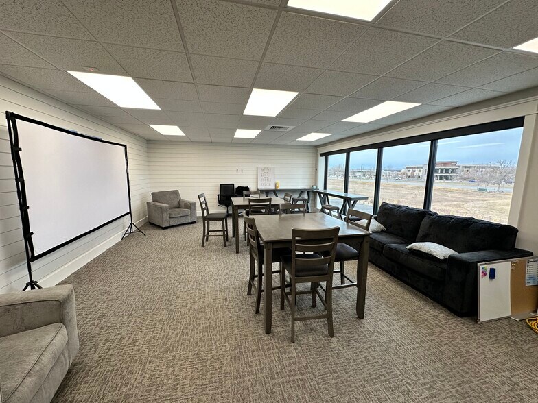 More Photos Of 1450 S 32nd St W, Billings Warehouse For Sale