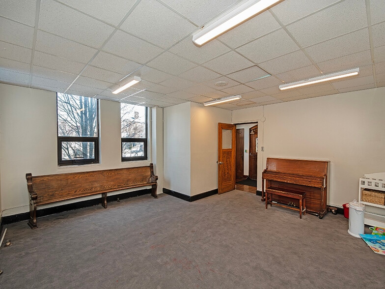 More Photos Of 213 Bailey Ave, Pittsburgh Office For Sale