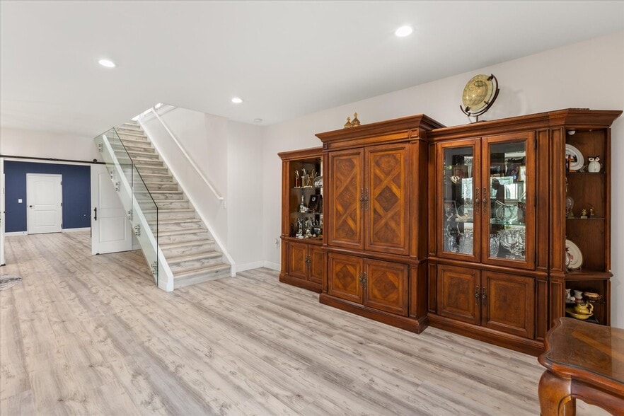 More Photos Of 455 Briar Patch Ln, Geneva Specialty For Sale