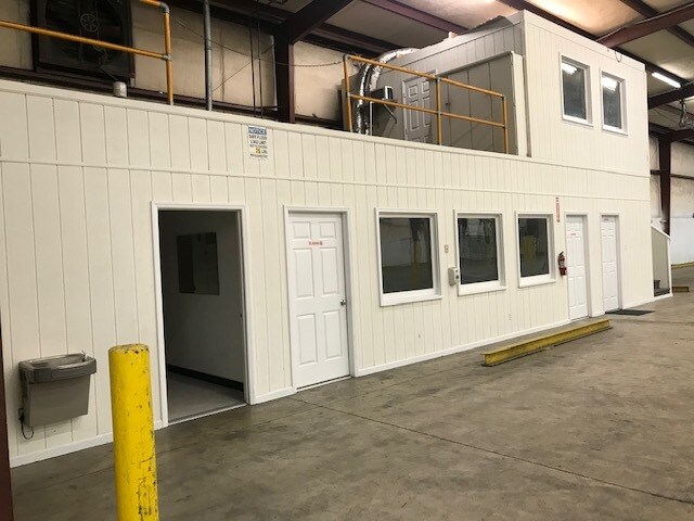 More Photos Of 2709 Walkup Ave, Monroe Warehouse For Lease