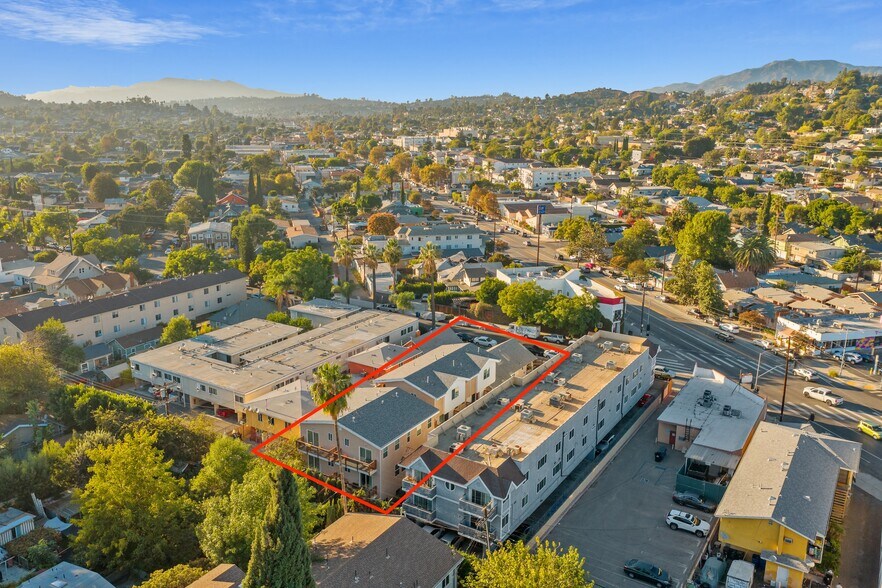 More Photos Of 6178 Aldama St, Los Angeles Apartments For Sale