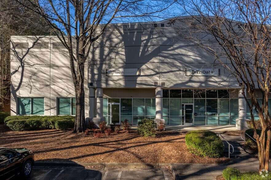 More Photos Of 300 Townpark Dr NW, Kennesaw Distribution For Lease