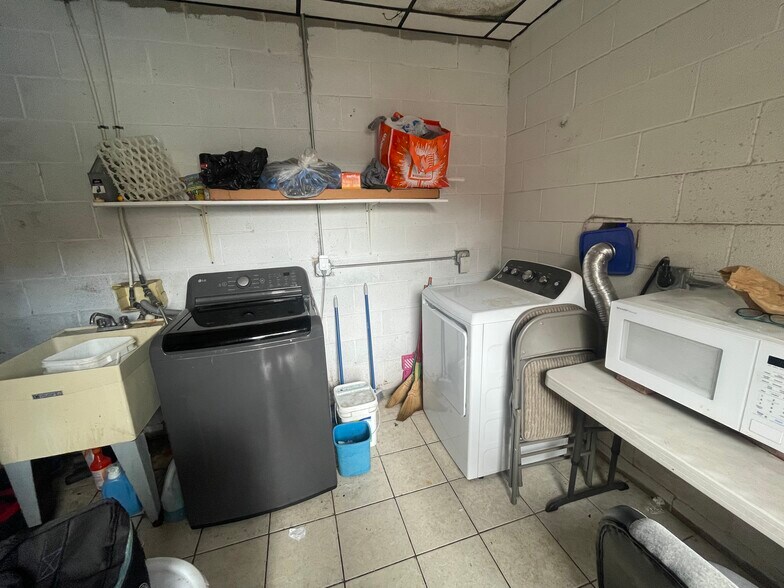 More Photos Of 1816 E Southeast Loop 323, Tyler General Retail For Sale