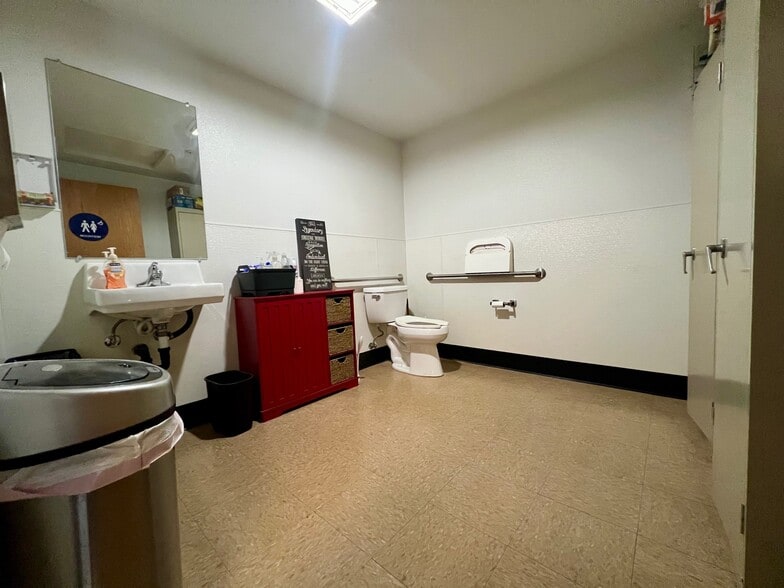 More Photos Of 670-694 Pinnacle Pl, Livermore Light Distribution For Sale