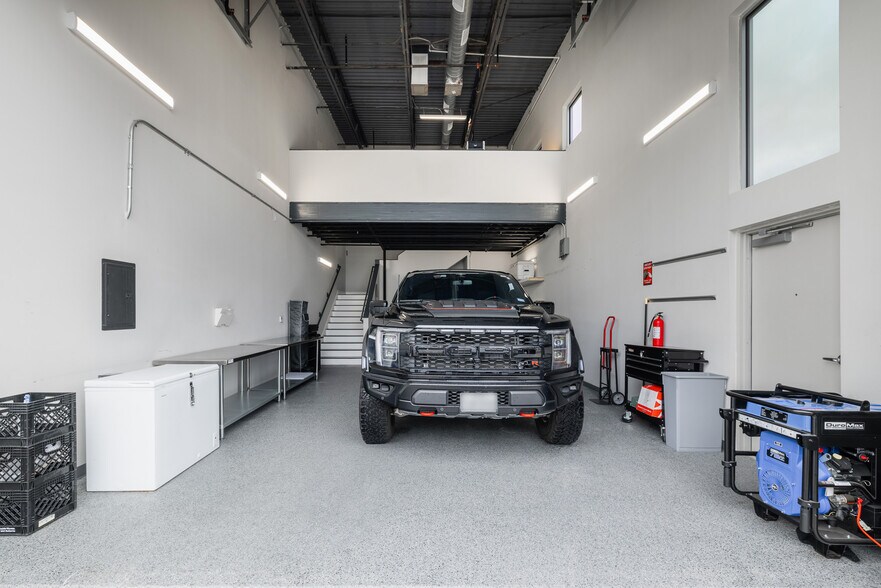 More Photos Of 1435 FM 1463 Rd, Katy Showroom For Lease