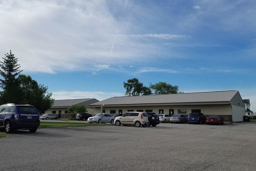 More Photos Of 2535 Parkway Dr, Shelbyville Office For Lease