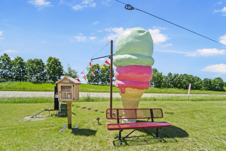 More Photos Of E6659 Wolf River Dr, Fremont General Retail For Sale