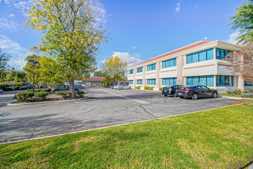 Primary Photo Of 1965-1985 Yosemite Ave, Simi Valley Medical For Lease