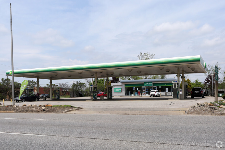 Primary Photo Of 9202 State Route 14, Streetsboro Convenience Store For Lease